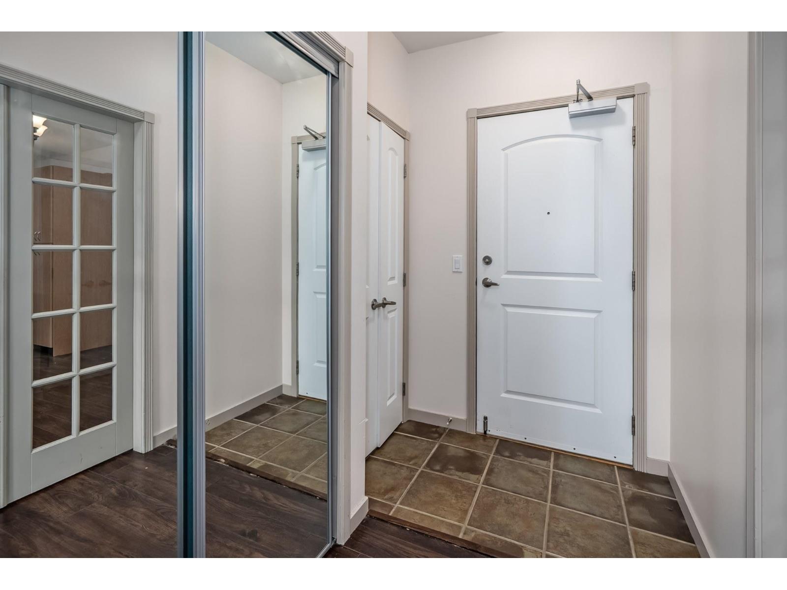 207 33485 South Fraser Way Property Photo 27