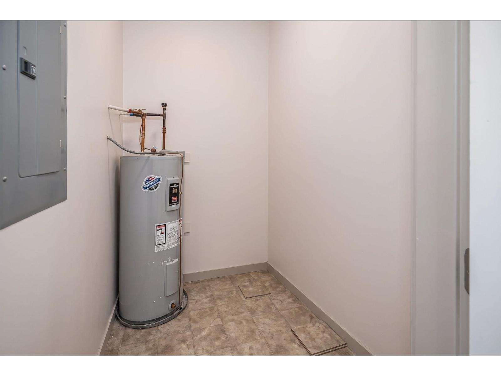 207 33485 South Fraser Way Property Photo 28
