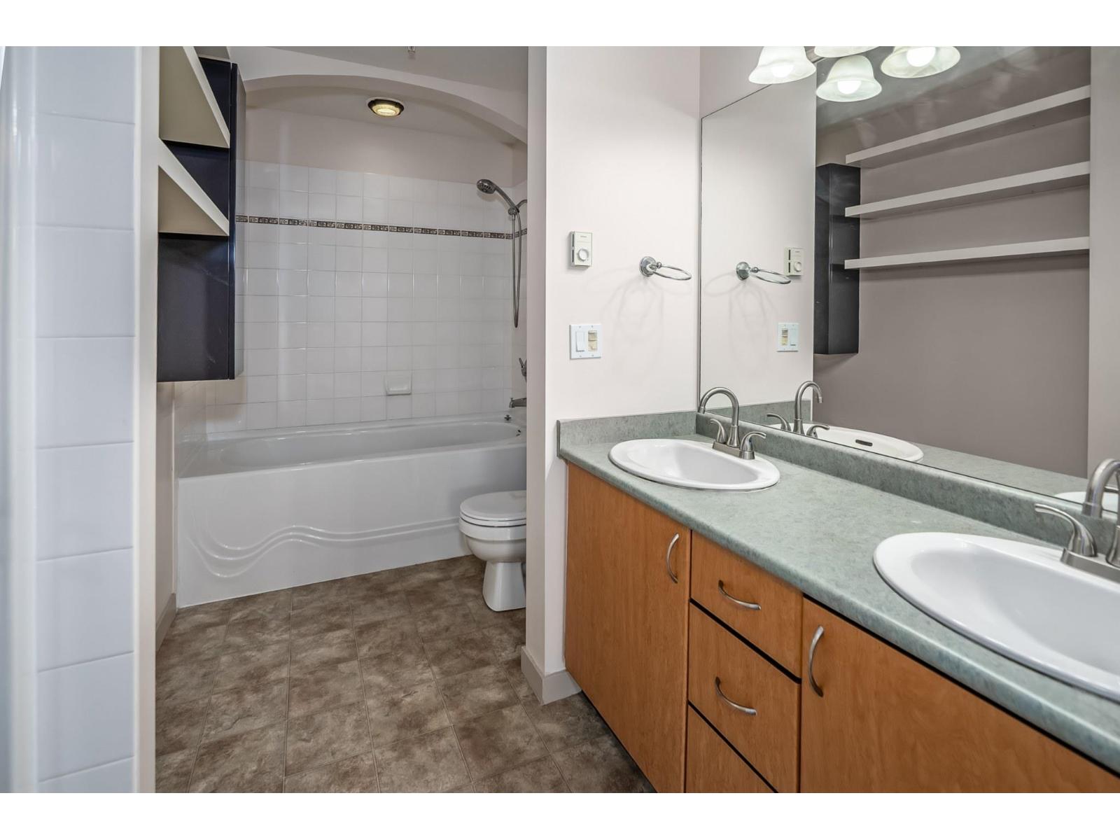 207 33485 South Fraser Way Property Photo 34
