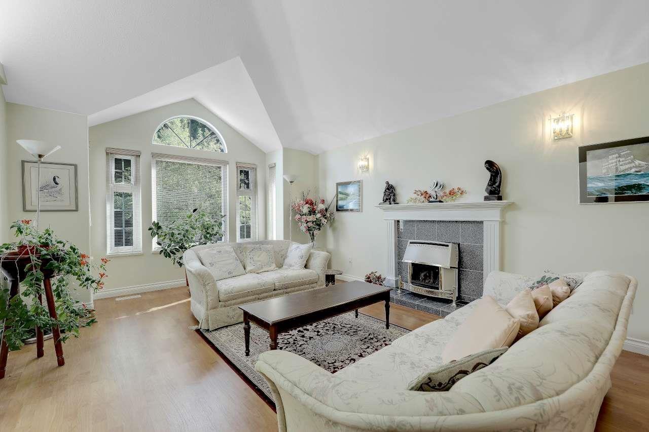 9433 164 Street Property Photo 2