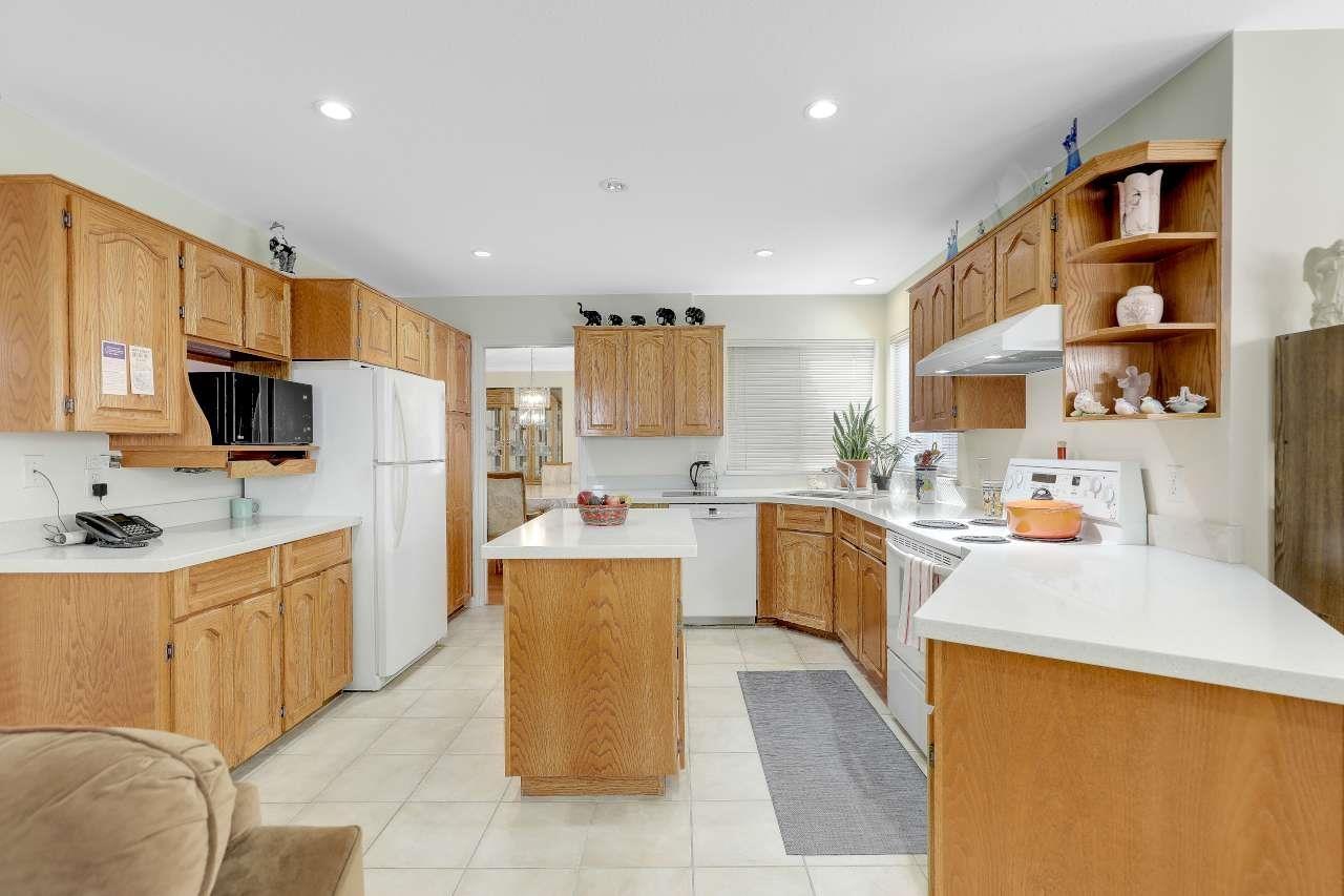 9433 164 Street Property Photo 12