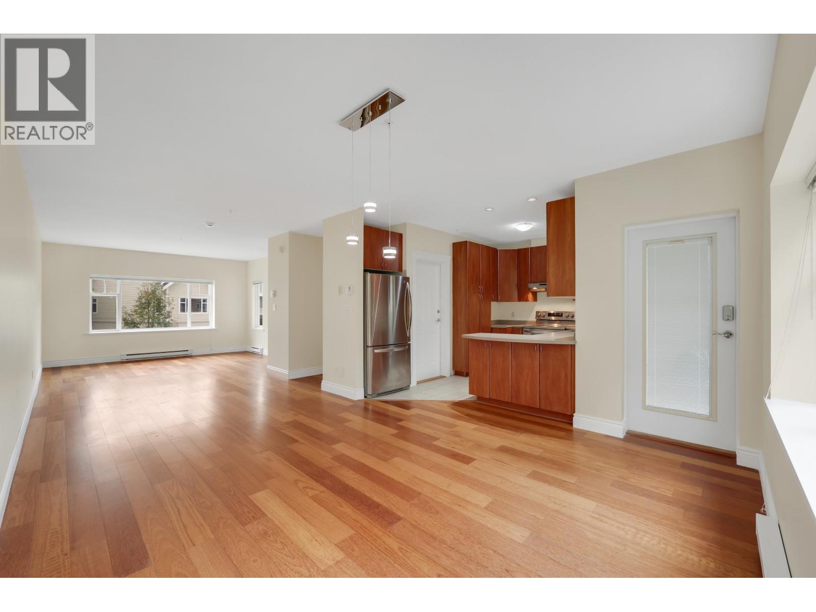 15 1200 Edgewater Drive Property Photo 5