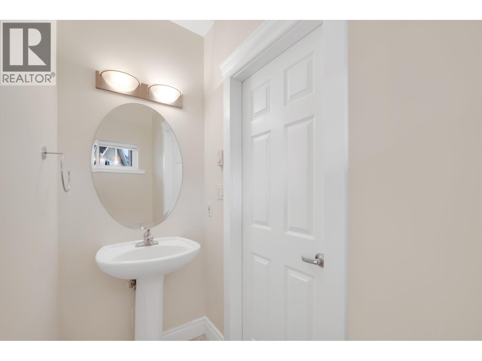 15 1200 Edgewater Drive Property Photo 13