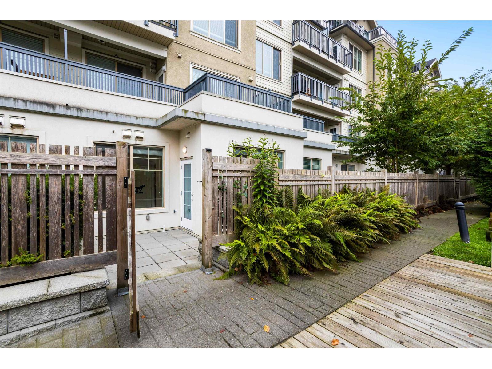 B104 20487 65 Avenue Property Photo 11