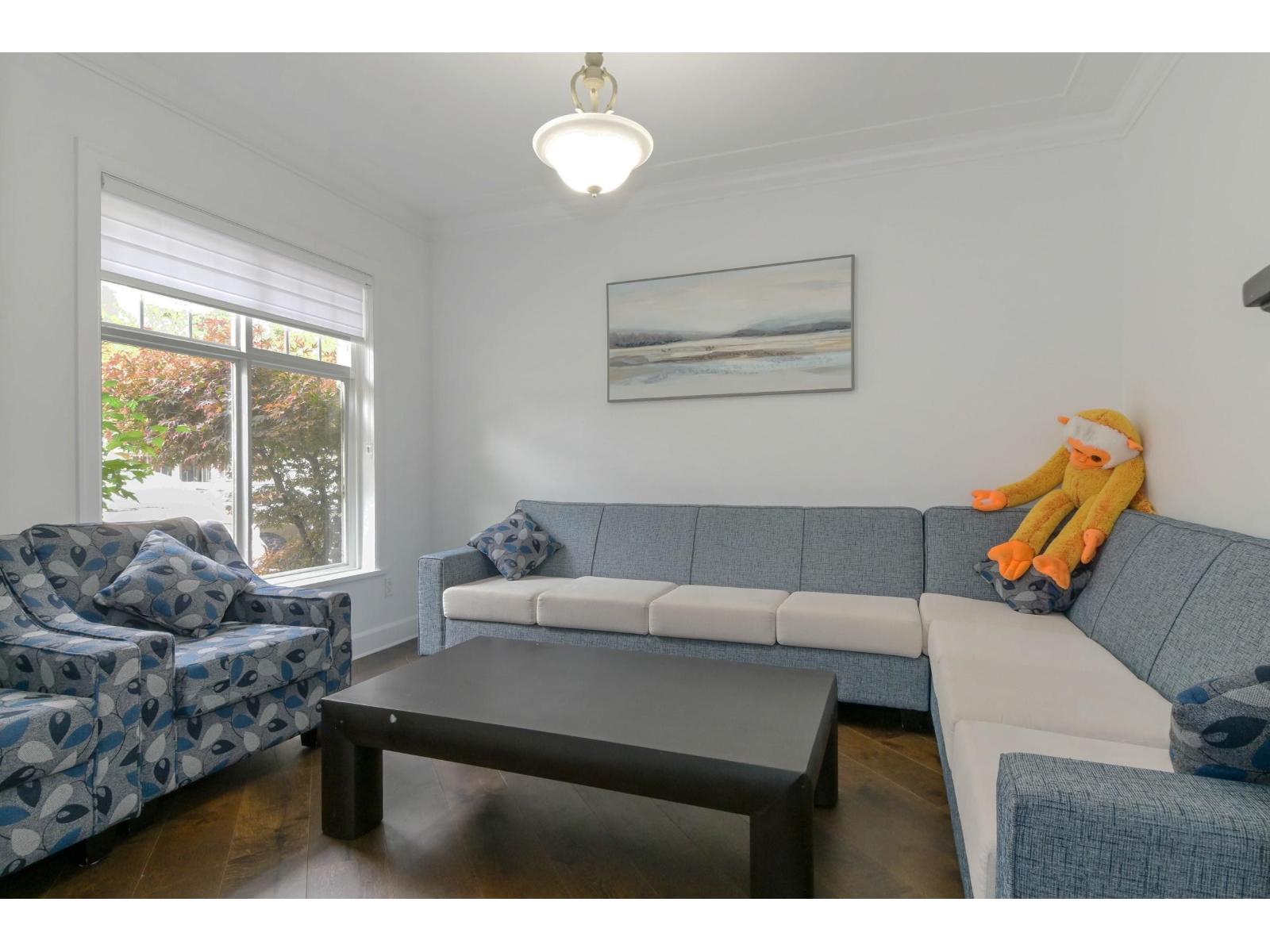 21686 93 Avenue Property Photo 12
