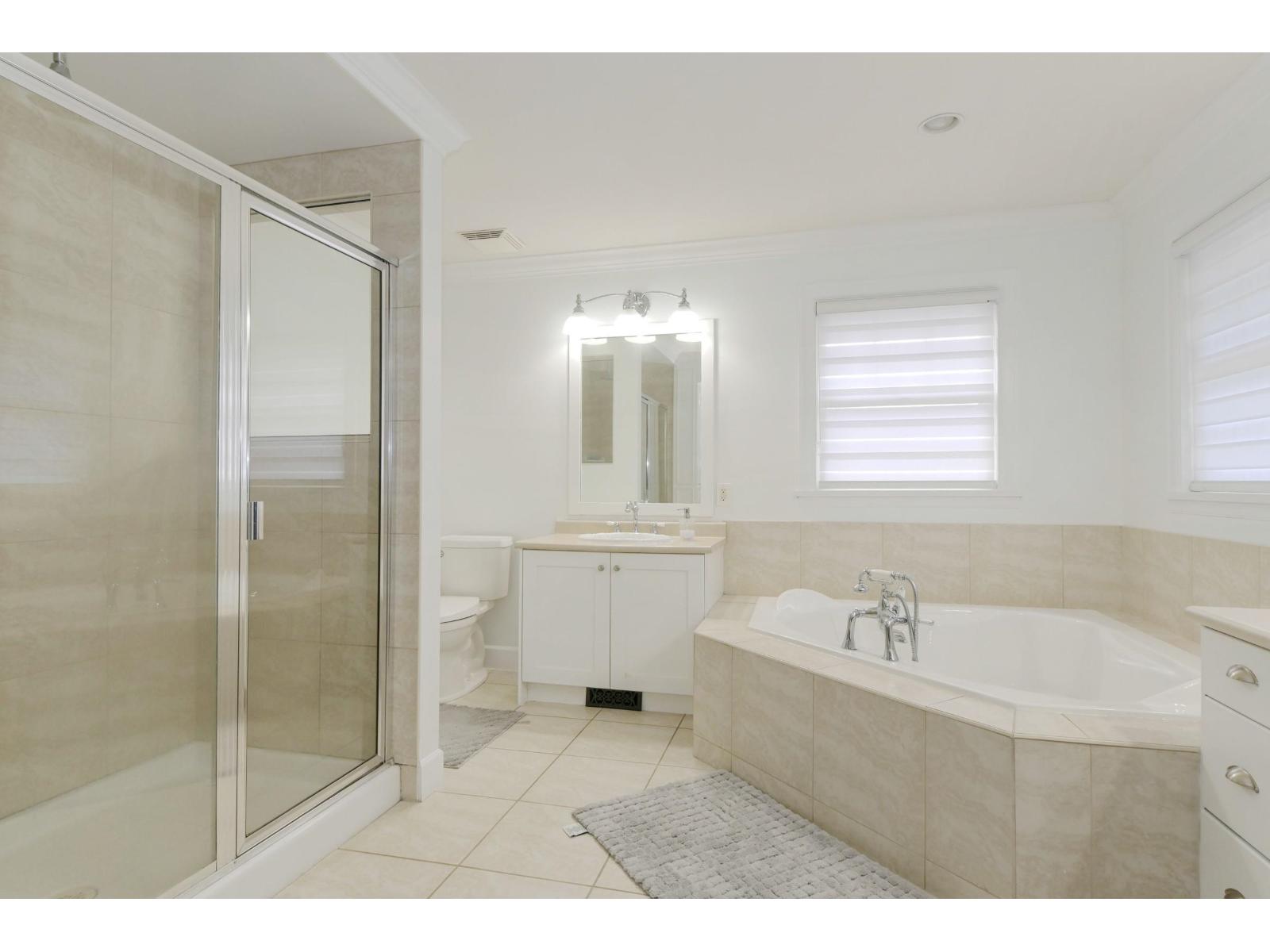 21686 93 Avenue Property Photo 16