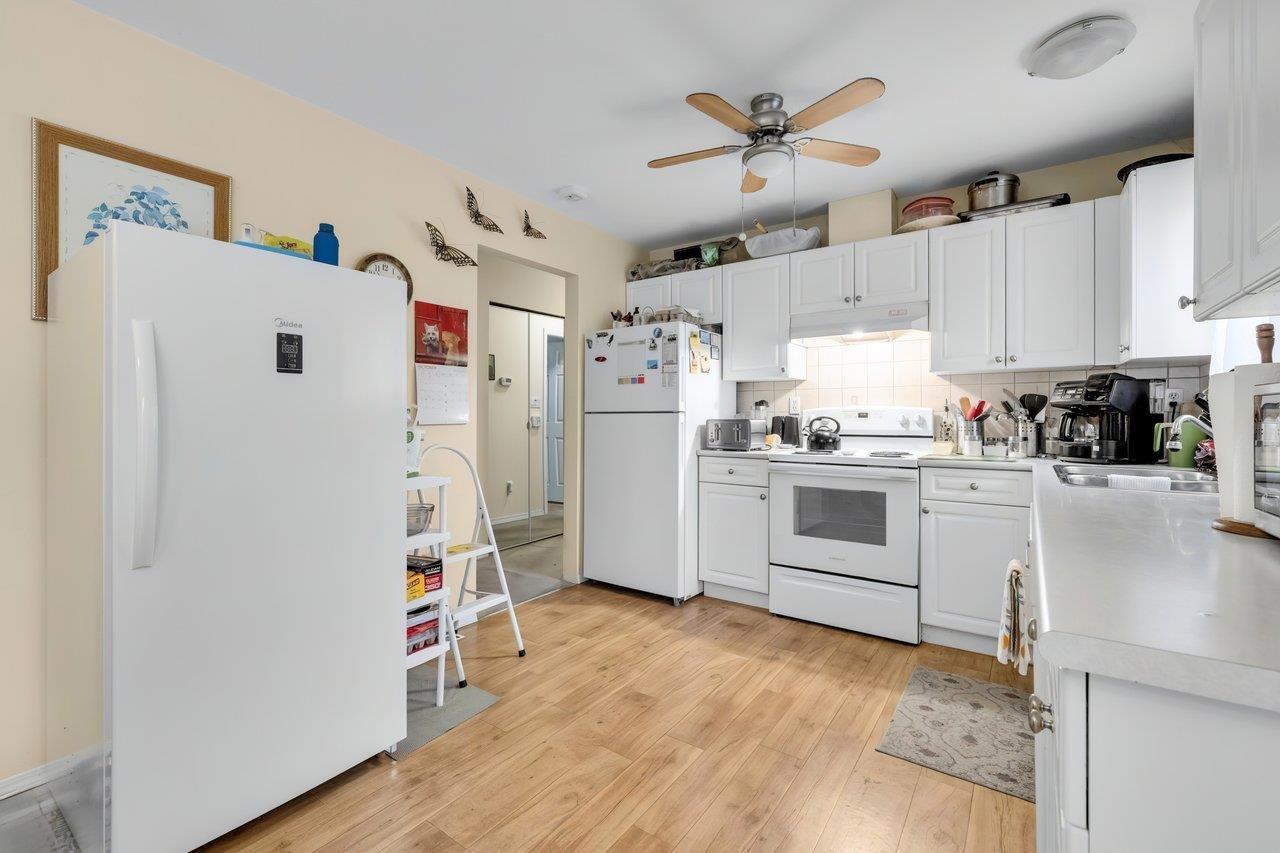 7978 126a Street Property Photo 8