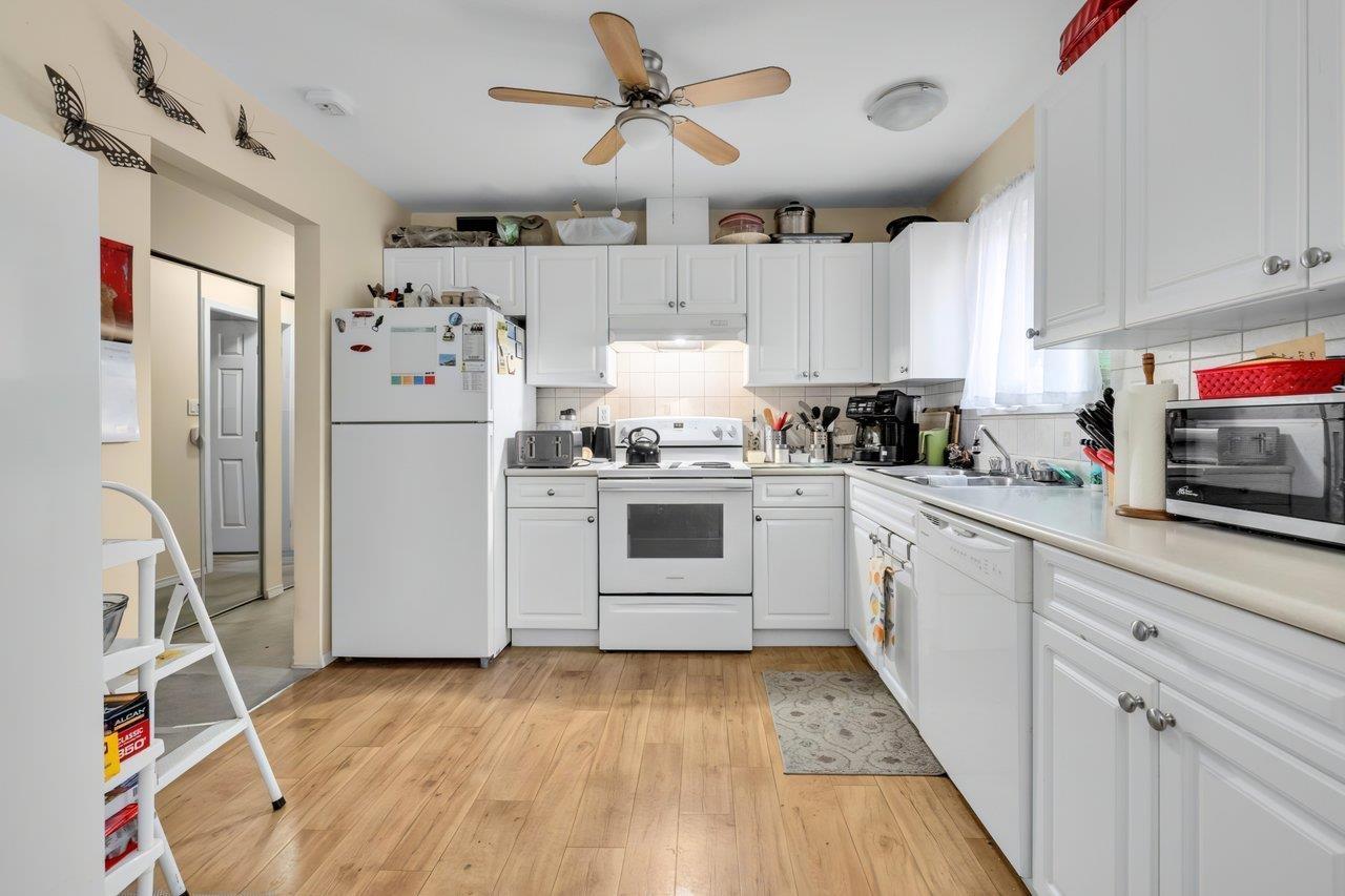 7978 126a Street Property Photo 9