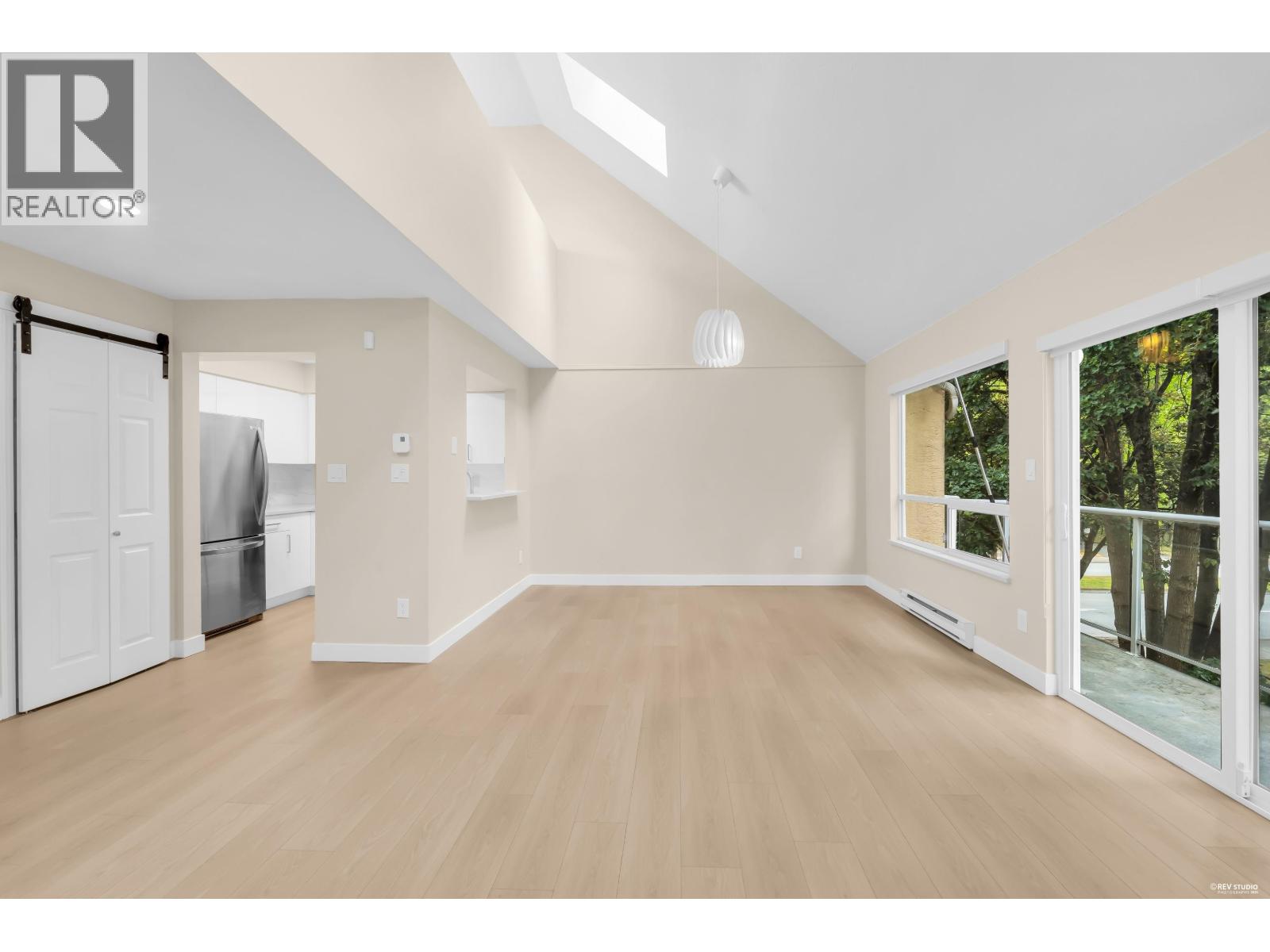 302 8600 Westminster Highway Property Photo 6