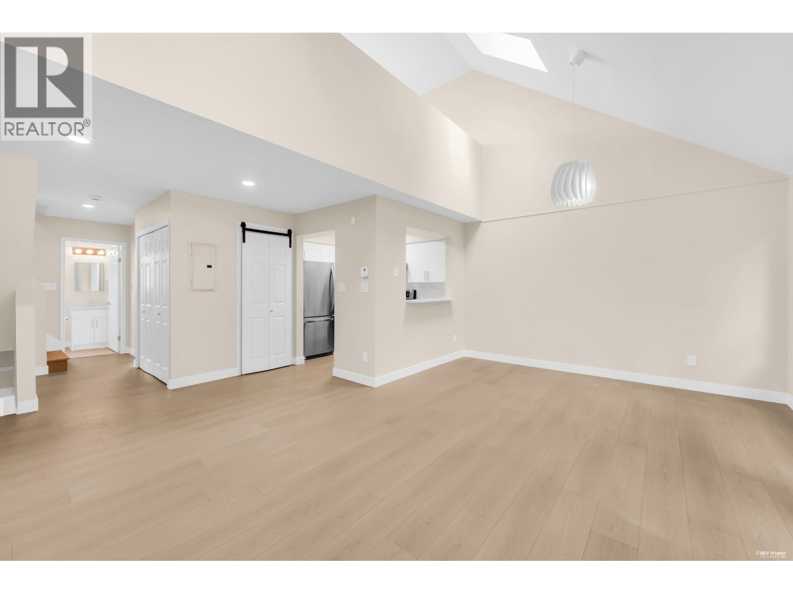 302 8600 Westminster Highway Property Photo 9