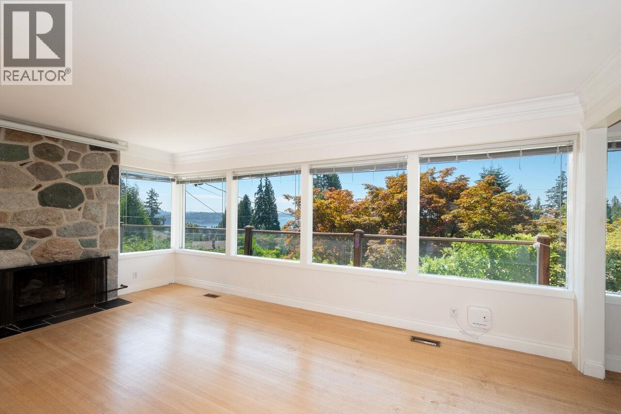 1241 Nepal Crescent Property Photo 6
