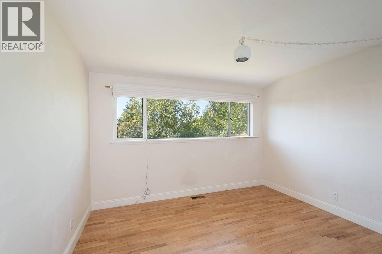 1241 Nepal Crescent Property Photo 22