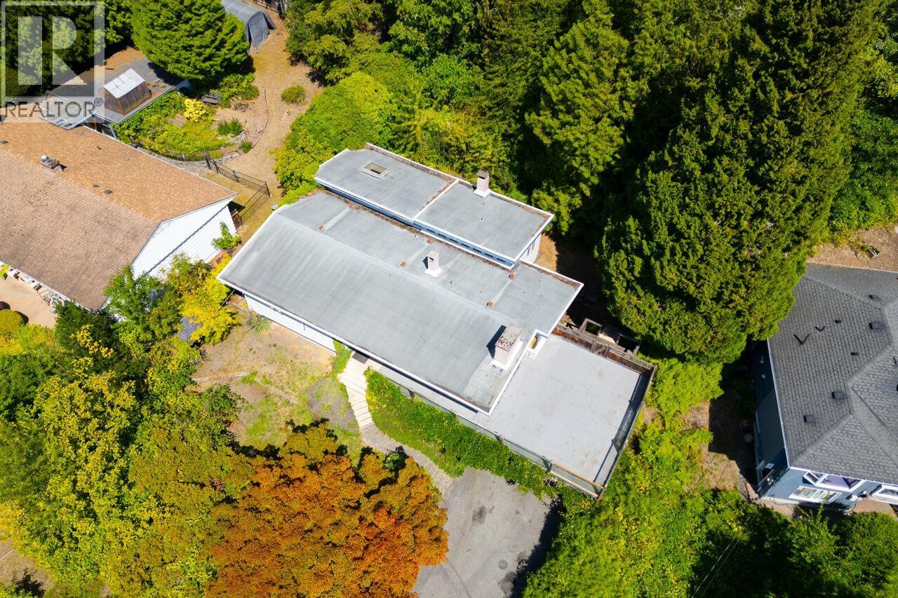 1241 Nepal Crescent Property Photo 33