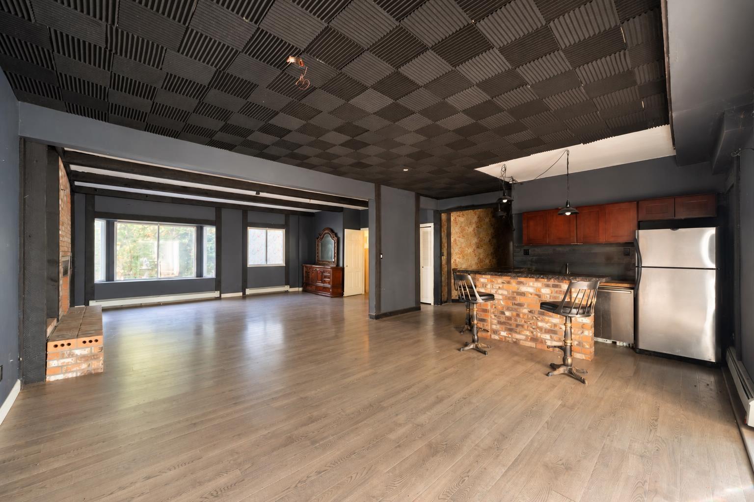 3055 140 Street Property Photo 7