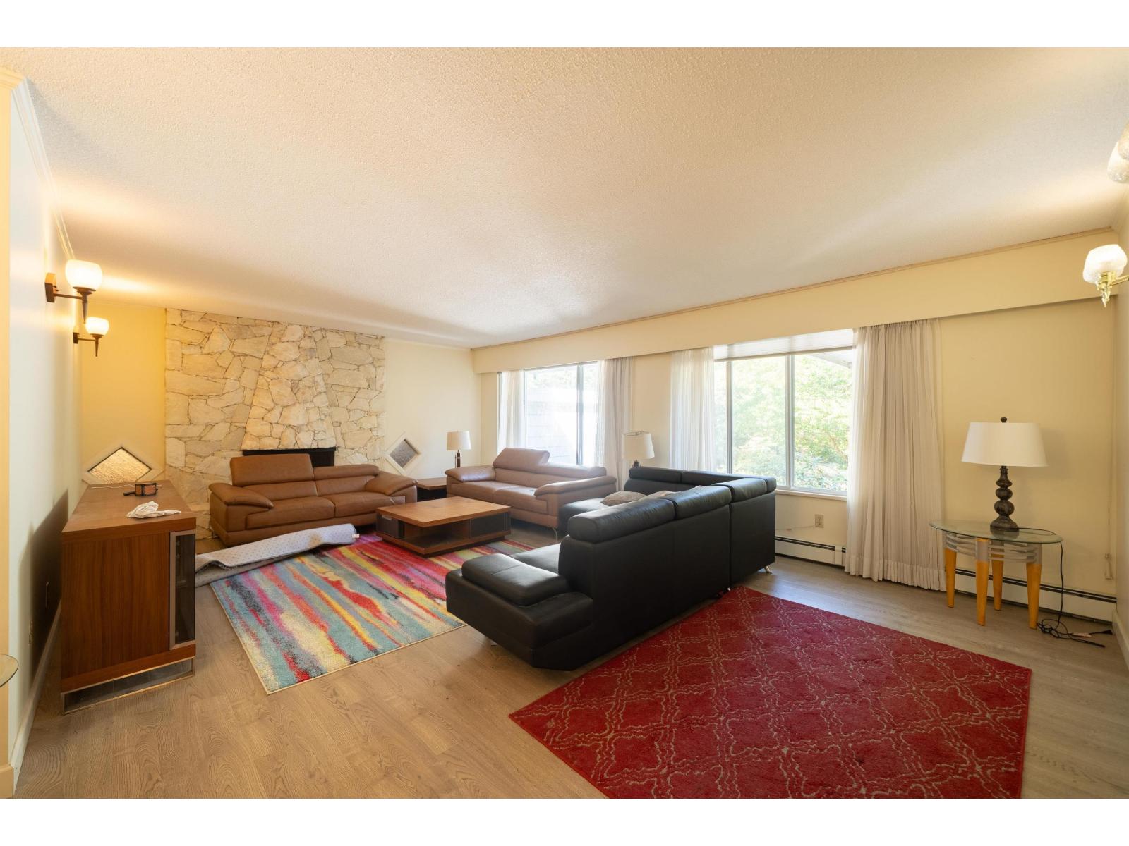 3055 140 Street Property Photo 10