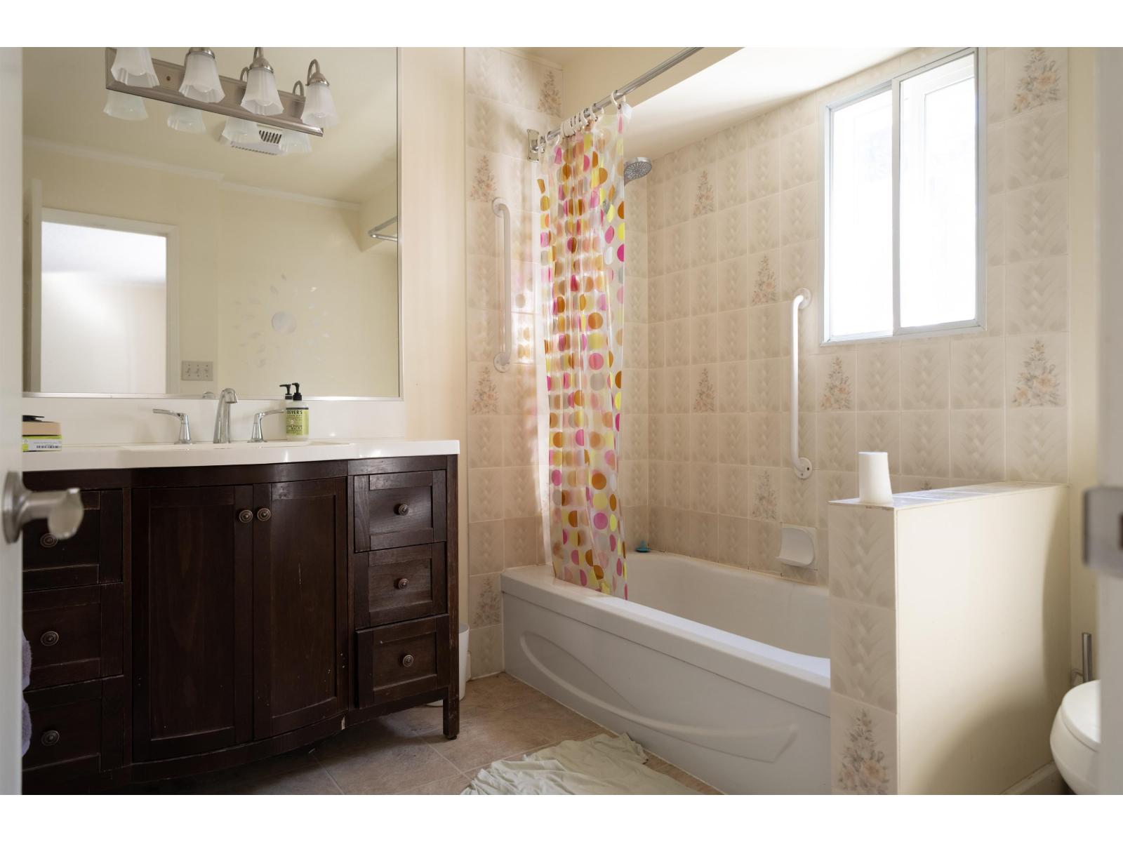 3055 140 Street Property Photo 12