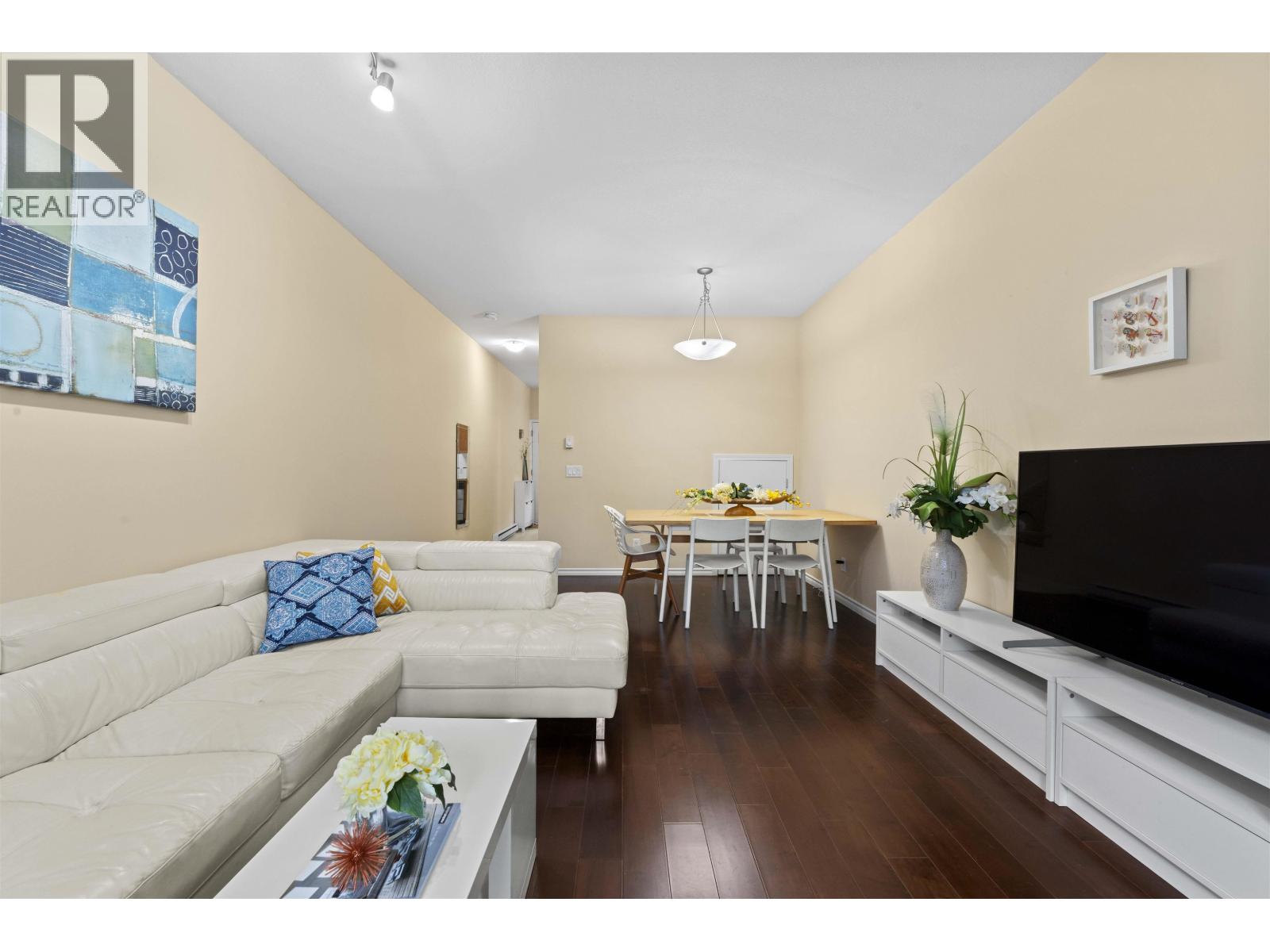 13 621 Langside Avenue Property Photo 8