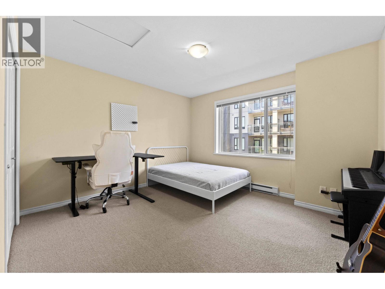 13 621 Langside Avenue Property Photo 11