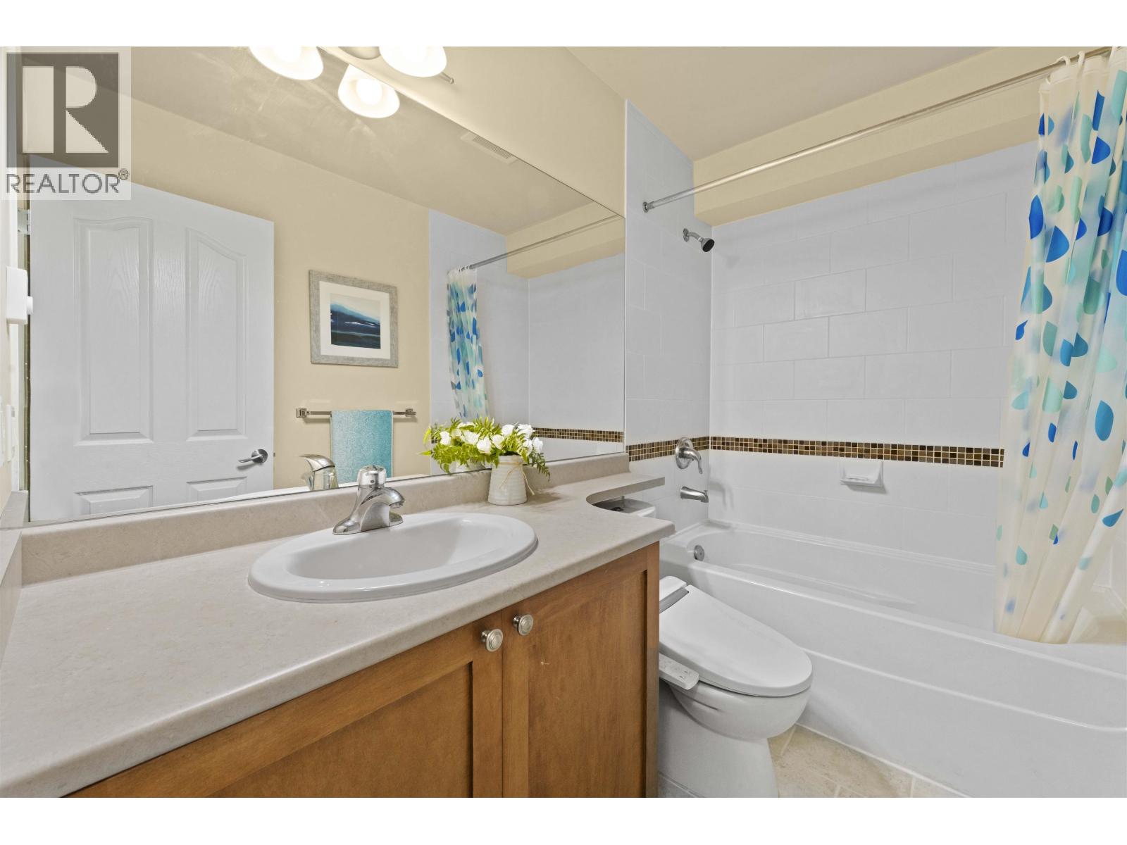 13 621 Langside Avenue Property Photo 14
