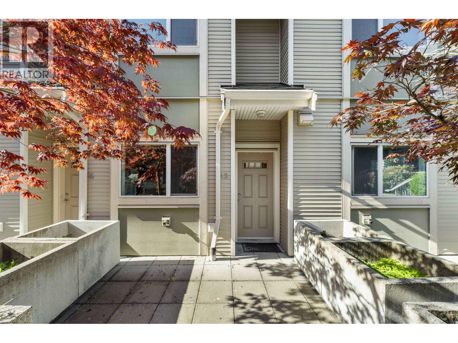13 621 Langside Avenue Property Photo 22