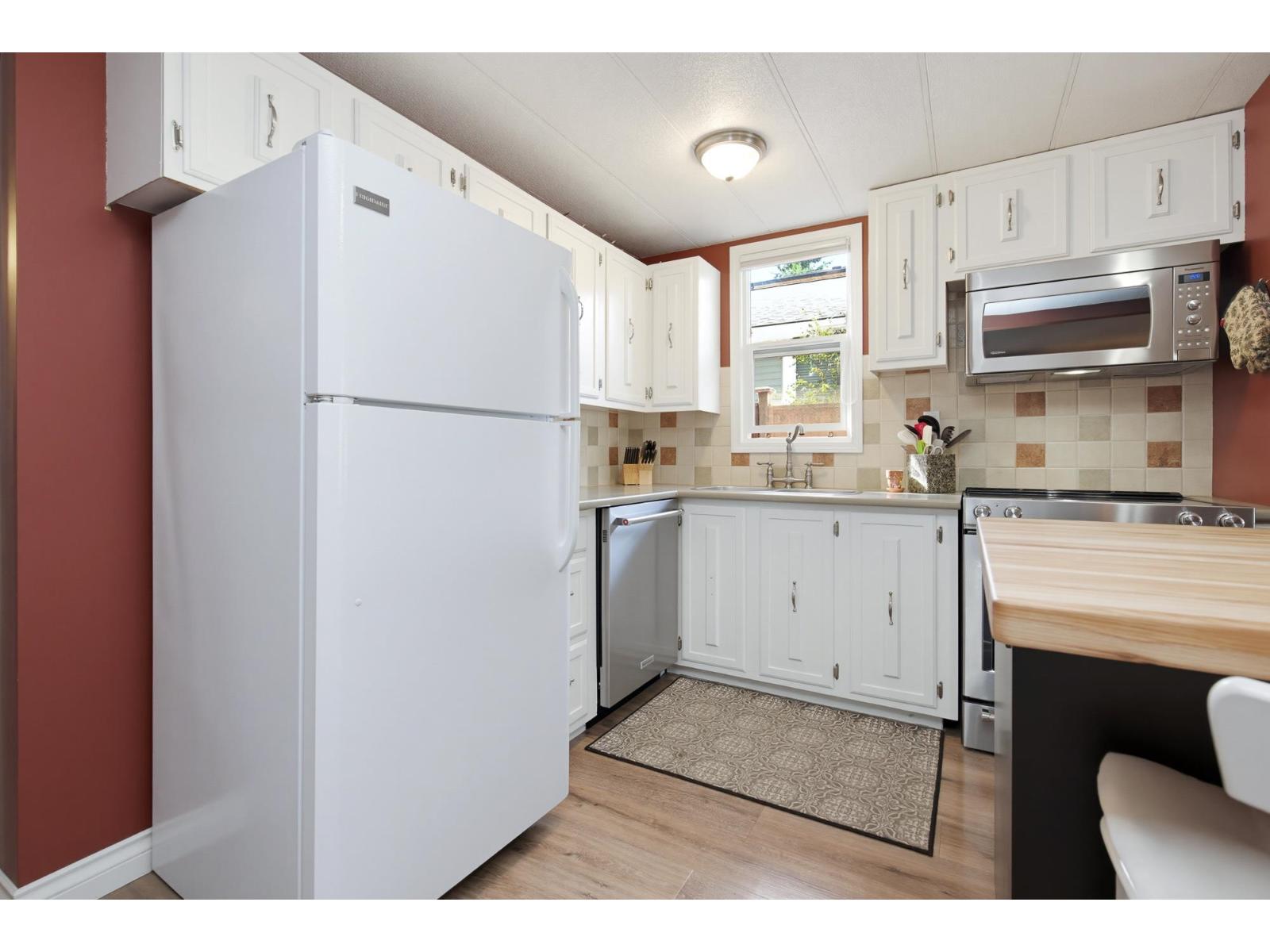 31590 Oakridge Crescent Property Photo 4
