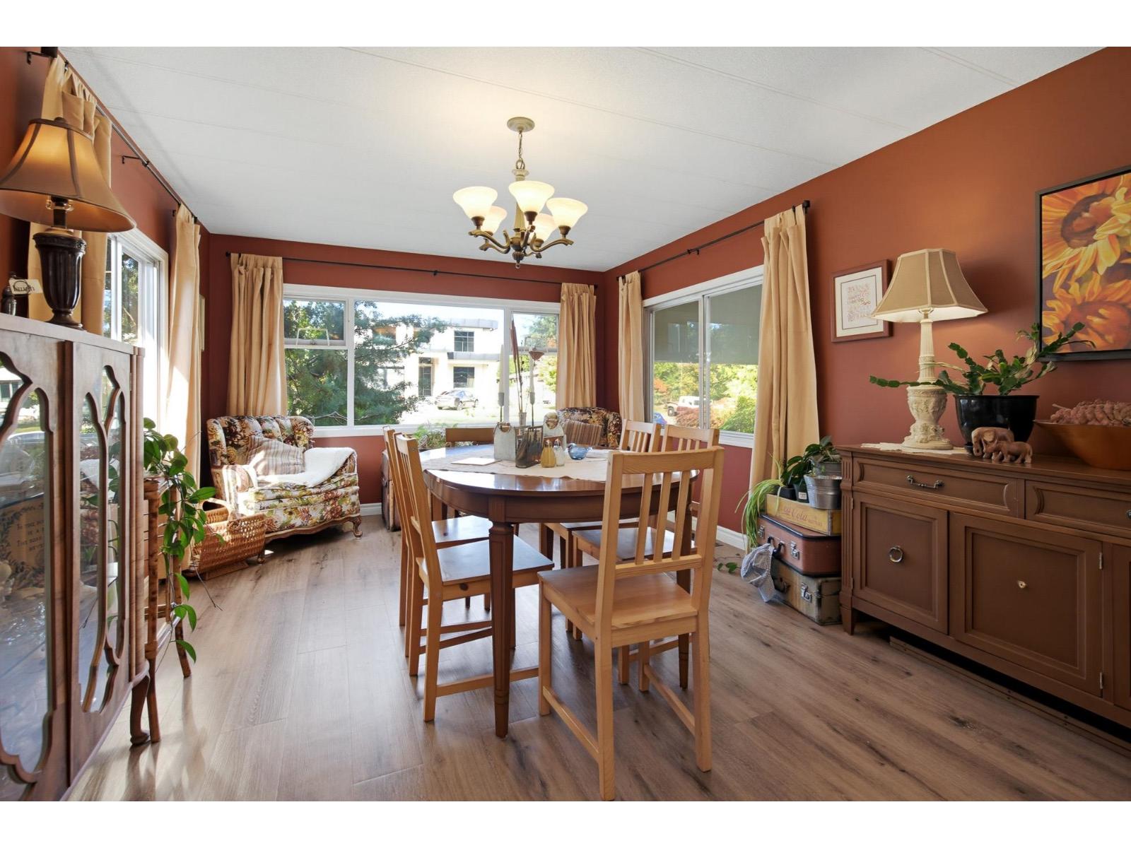 31590 Oakridge Crescent Property Photo 13