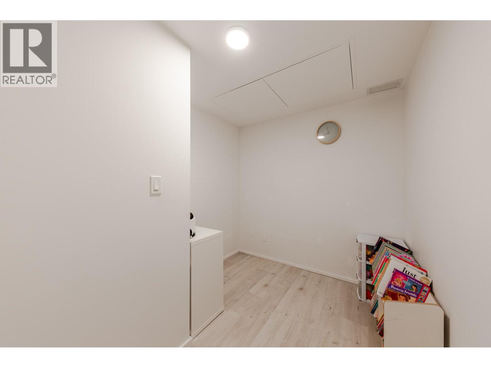 2001 3809 Evergreen Place Property Photo 7