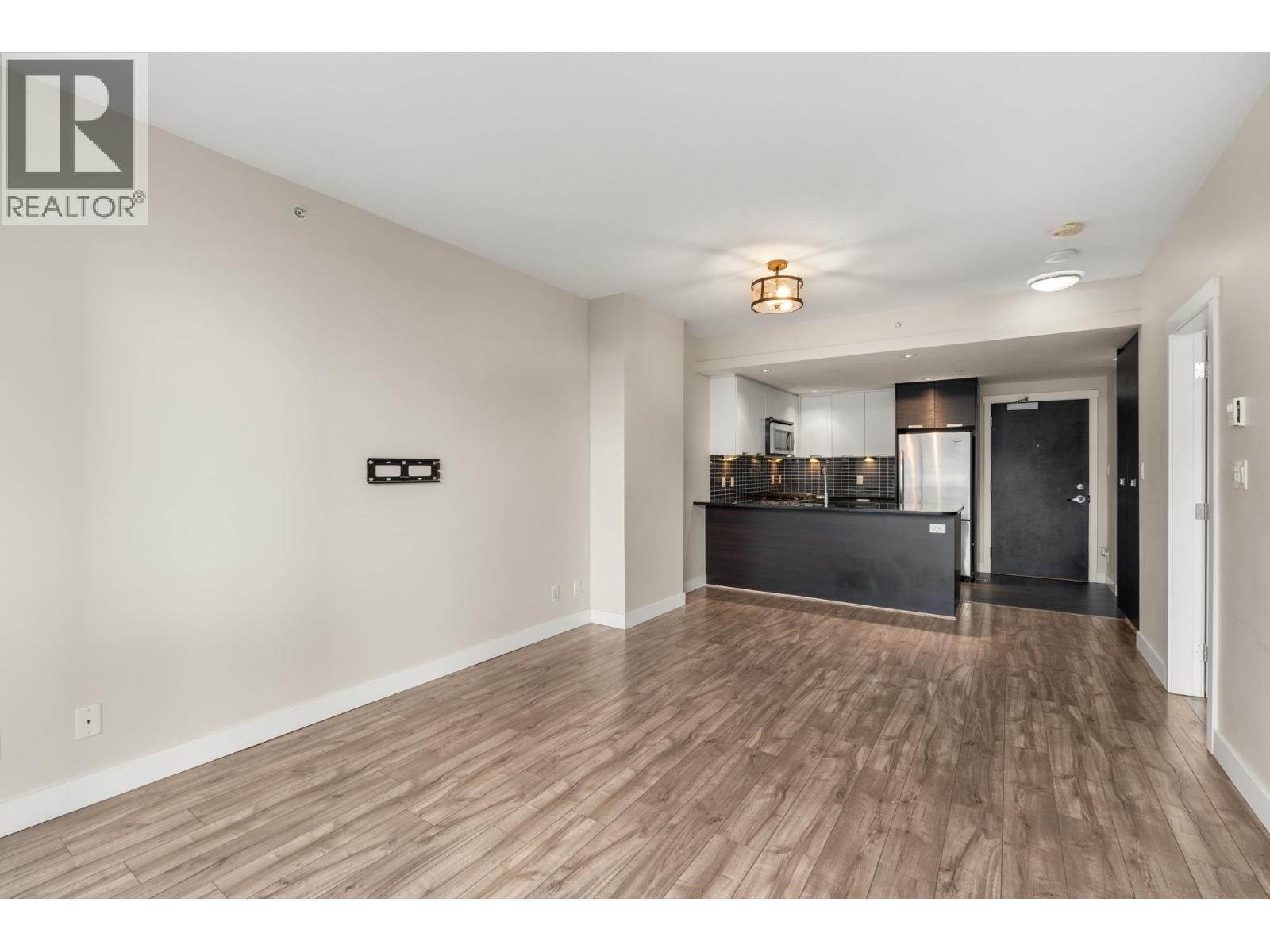 802 2968 Glen Drive Property Photo 8