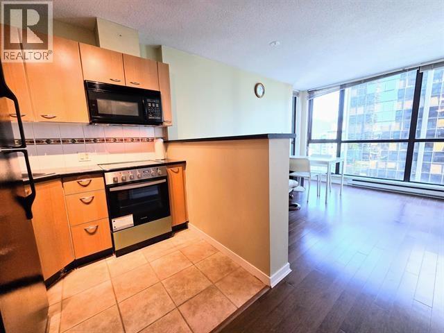 1109 1367 Alberni Street Property Photo 4
