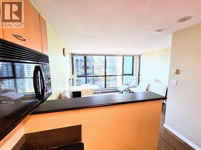 1109 1367 Alberni Street Property Photo 5