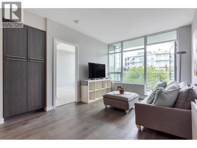 5077 Cambie Street Property Photo 2