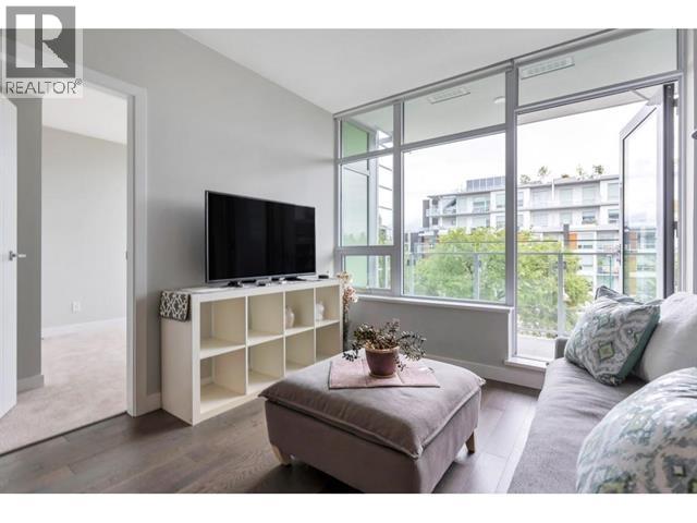 5077 Cambie Street Property Photo 3