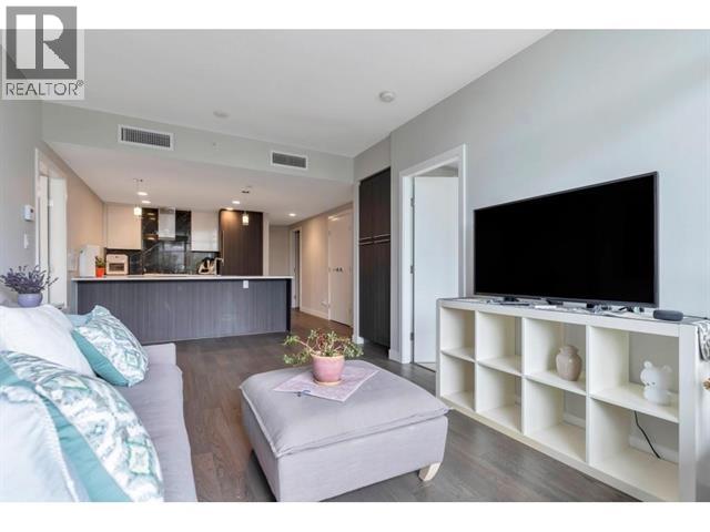 5077 Cambie Street Property Photo 4