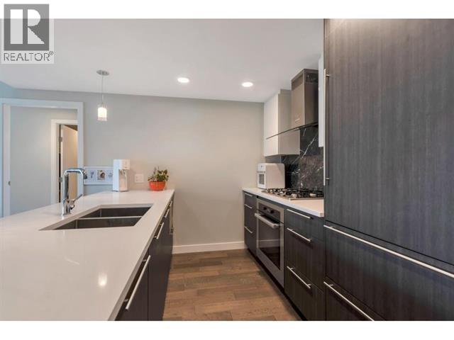 5077 Cambie Street Property Photo 8
