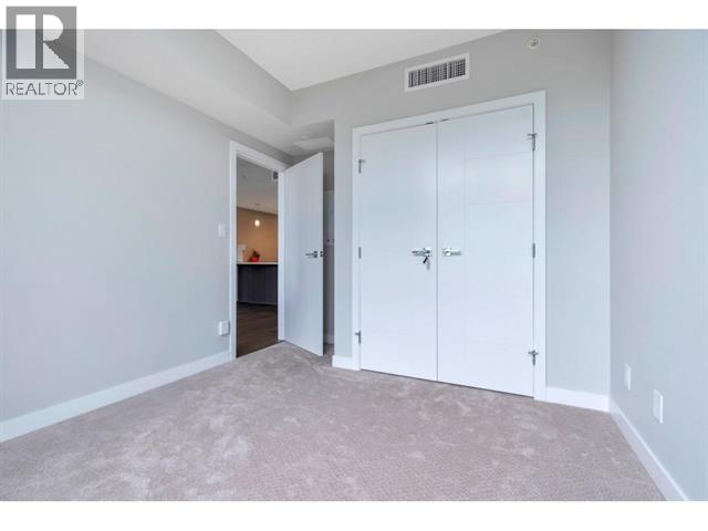 5077 Cambie Street Property Photo 13