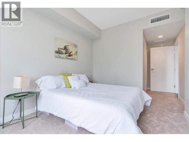 5077 Cambie Street Property Photo 17