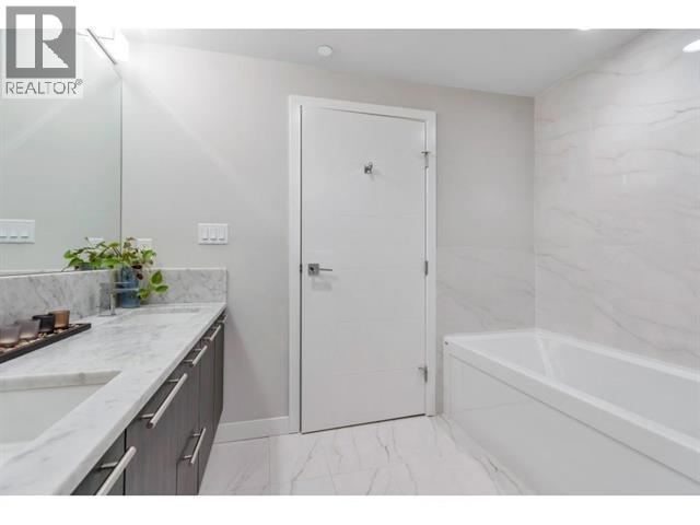 5077 Cambie Street Property Photo 20