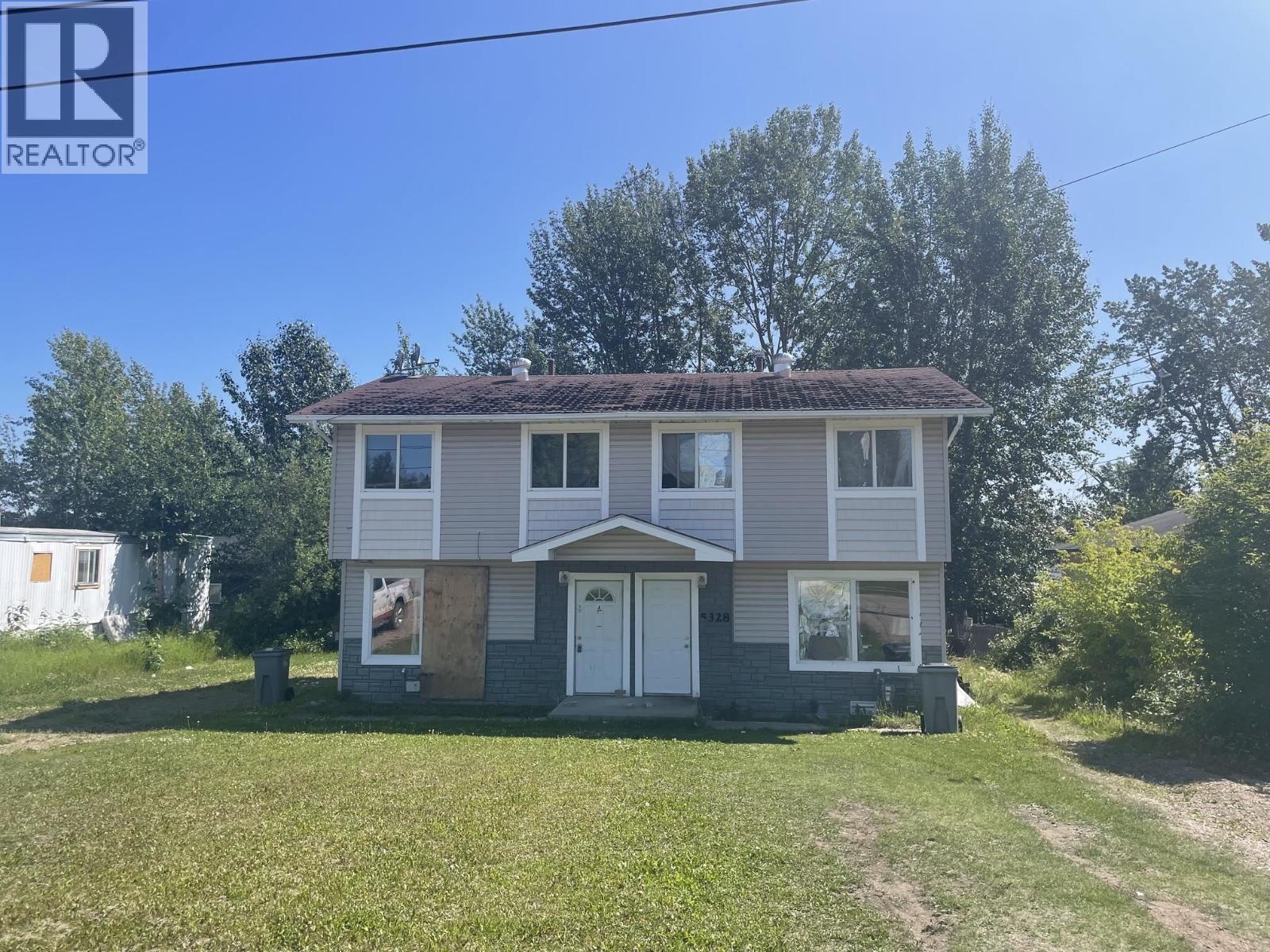5328 43 Street Property Photo 1