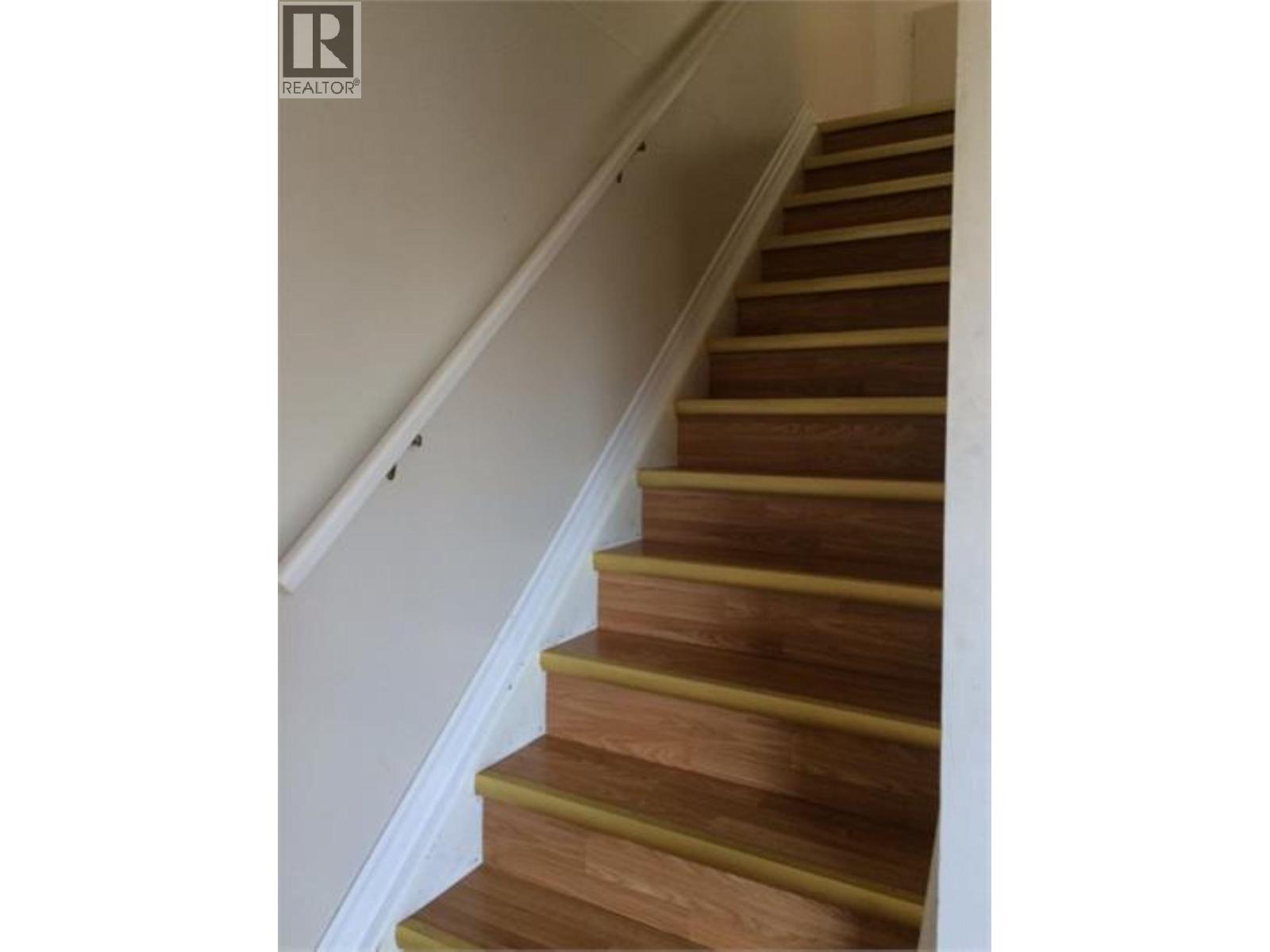 5328 43 Street Property Photo 13