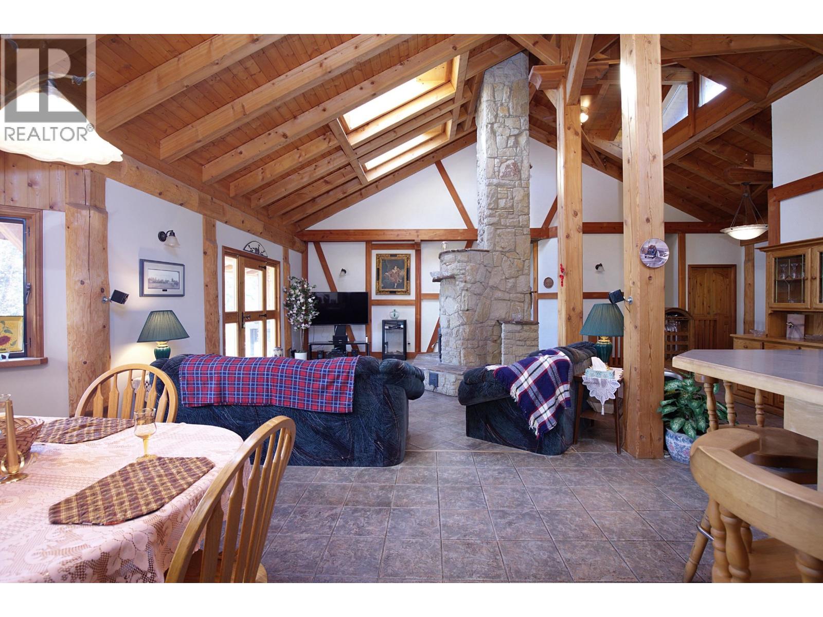 5726 Walters Drive Property Photo 13
