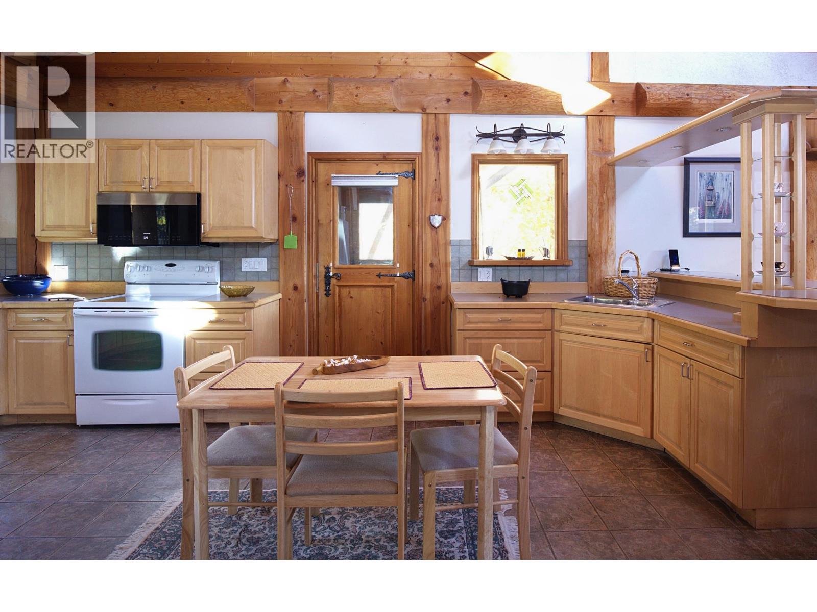 5726 Walters Drive Property Photo 14