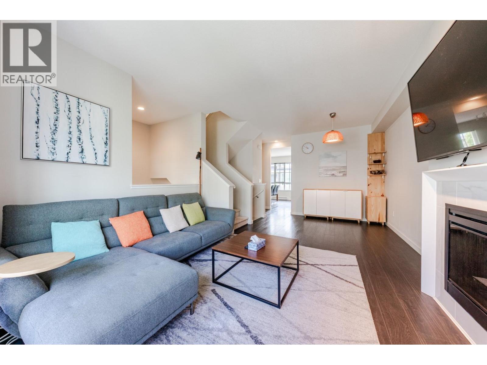 54 5510 Admiral Way Property Photo 2