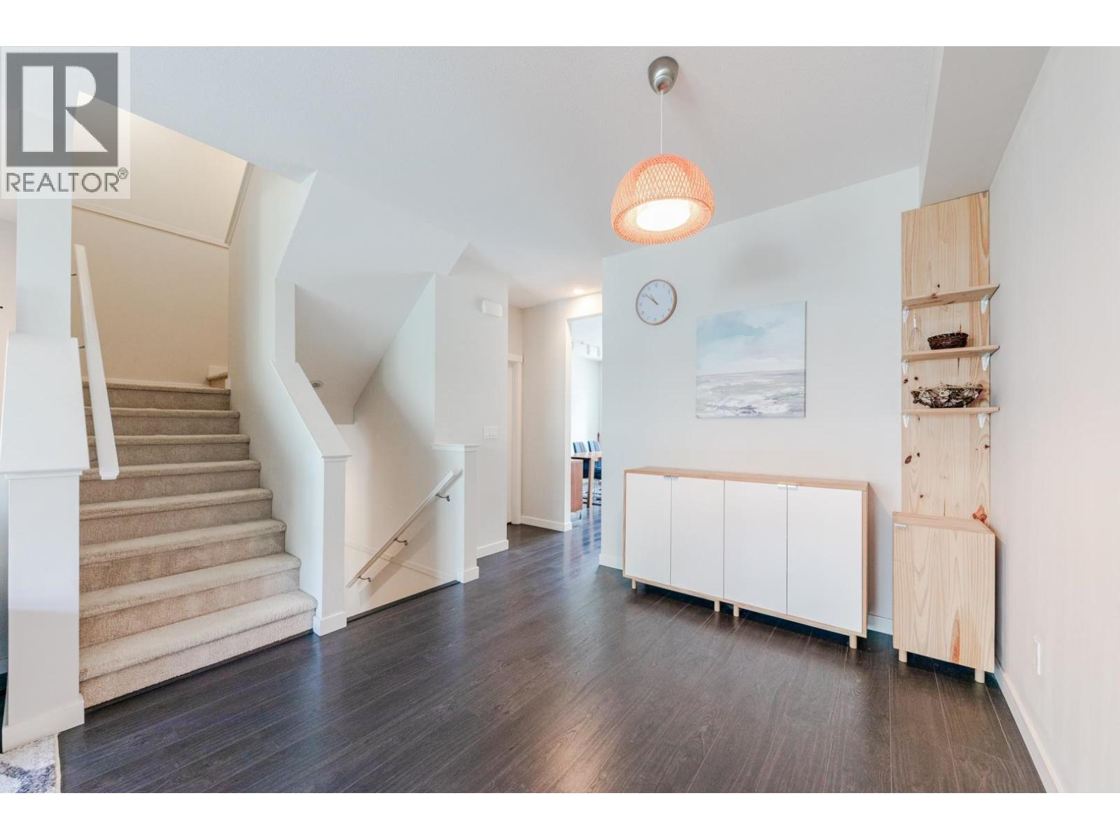 54 5510 Admiral Way Property Photo 4