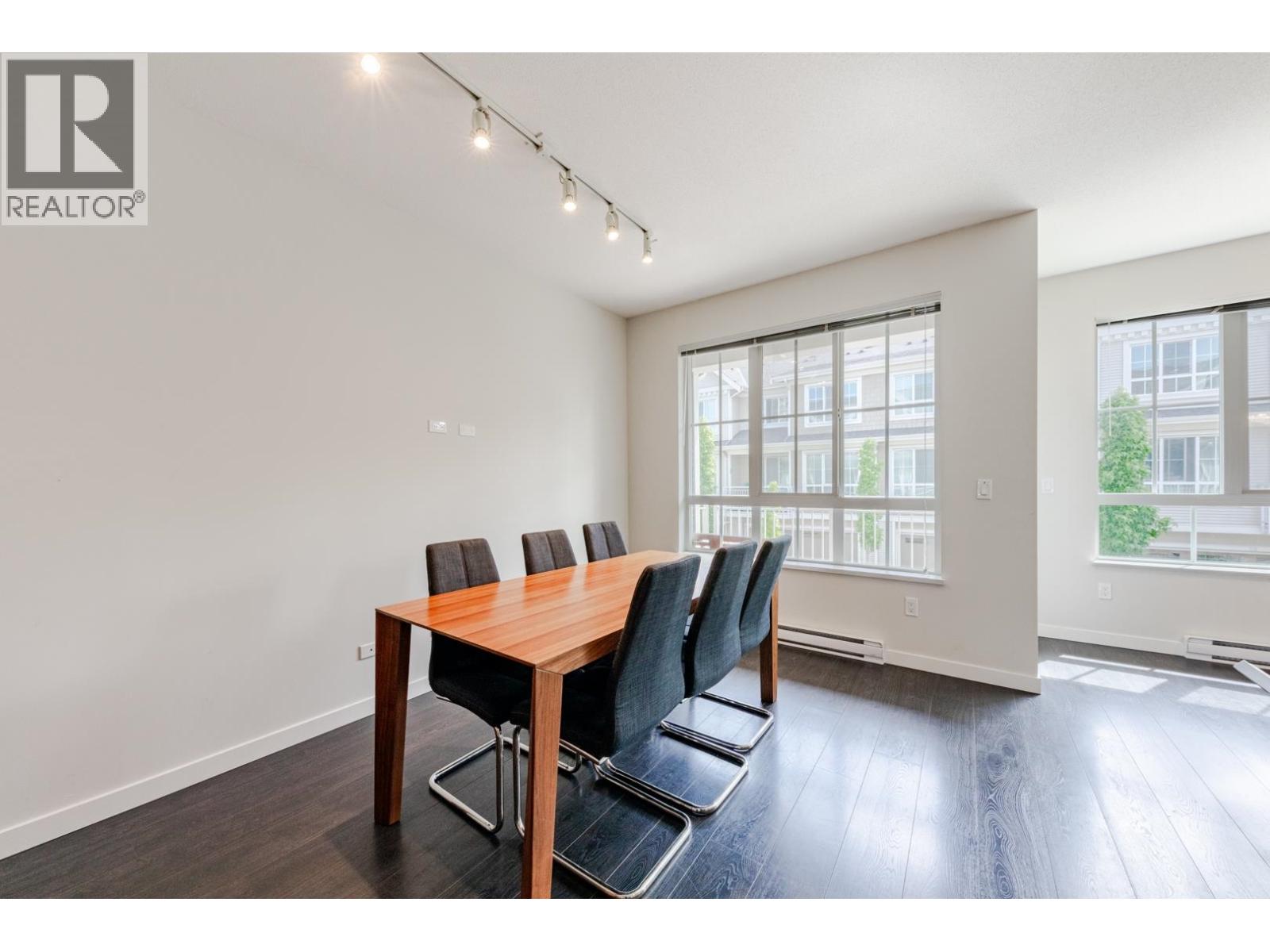 54 5510 Admiral Way Property Photo 6