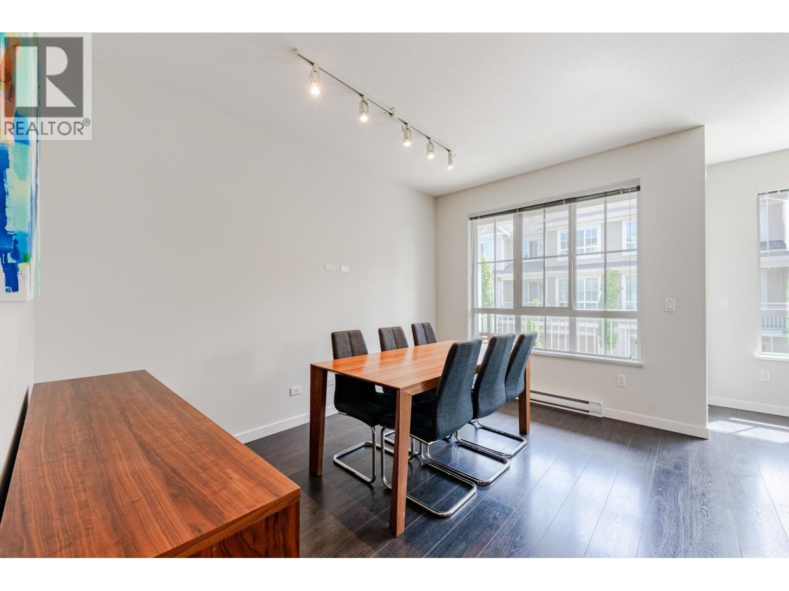 54 5510 Admiral Way Property Photo 7