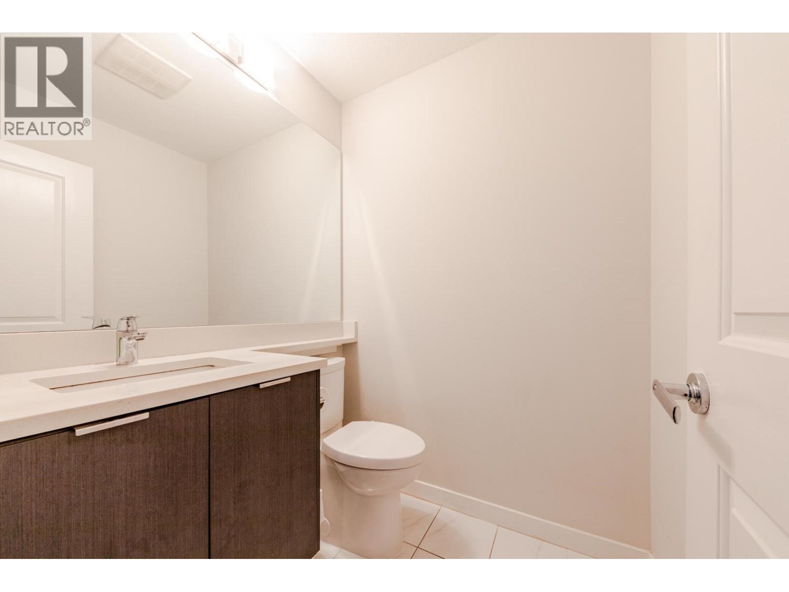 54 5510 Admiral Way Property Photo 15