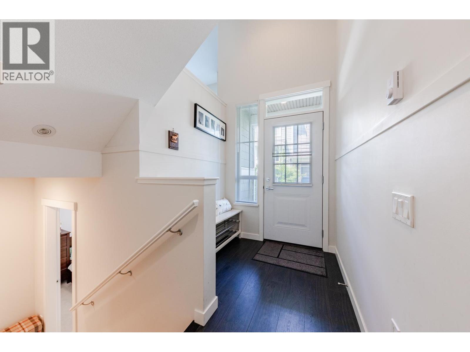 54 5510 Admiral Way Property Photo 28