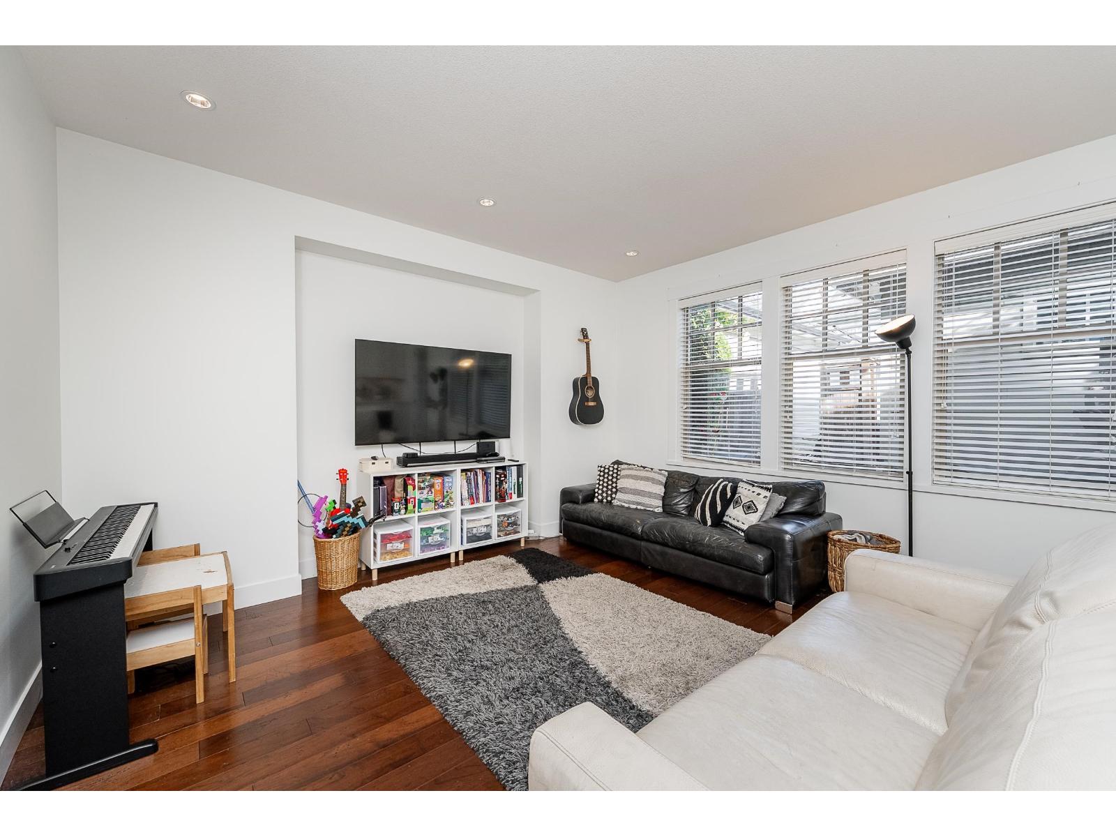 15347 34 Avenue Property Photo 15