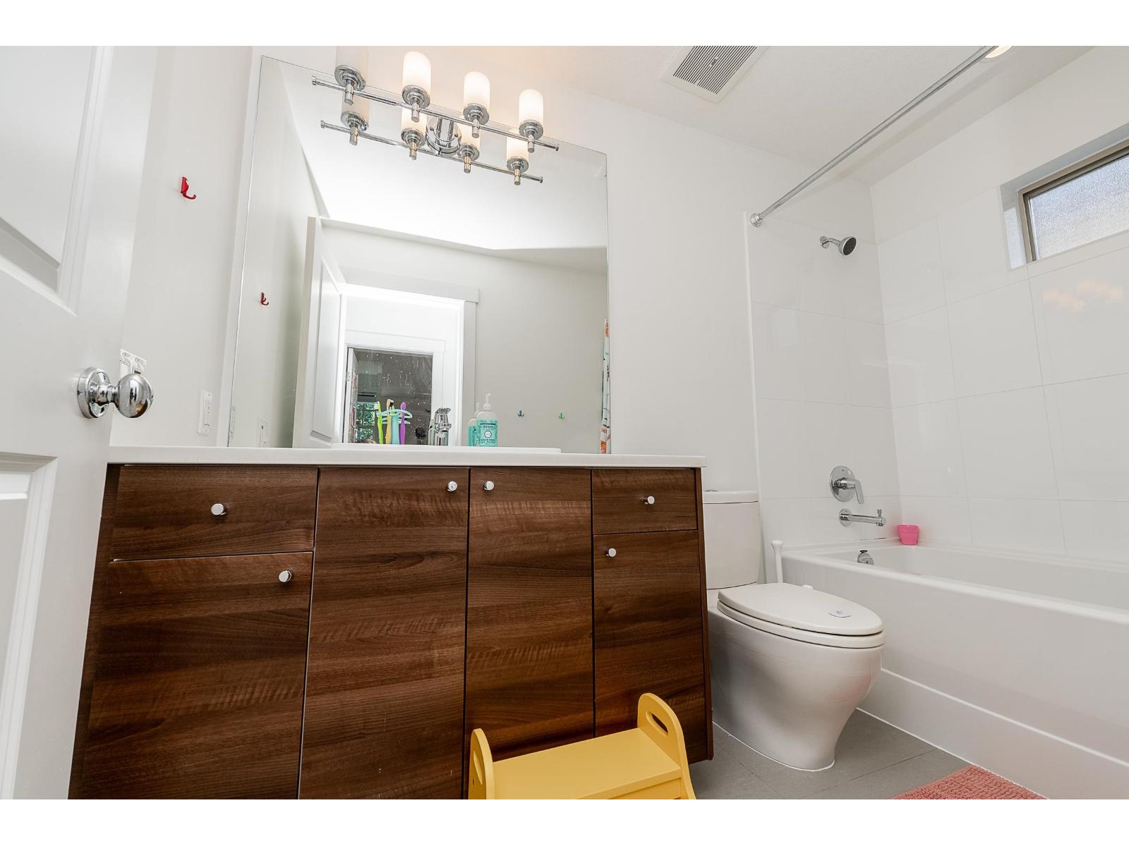 15347 34 Avenue Property Photo 24