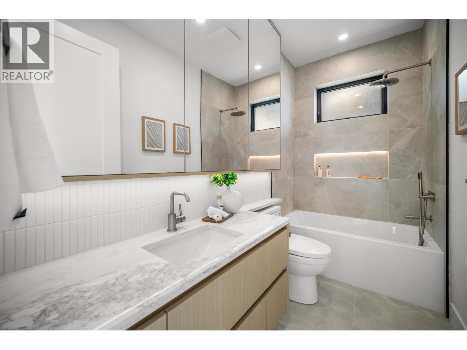 411 W 19th Avenue Property Photo 16